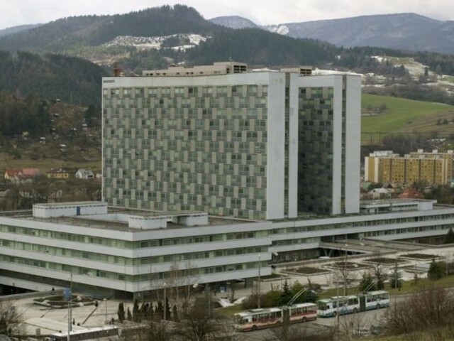 V Rooseveltovej nemocnici v Banskej Bystrici opäť otvorili vakcinačné centrum. Chcú tak prispieť k ochrane ľudí
